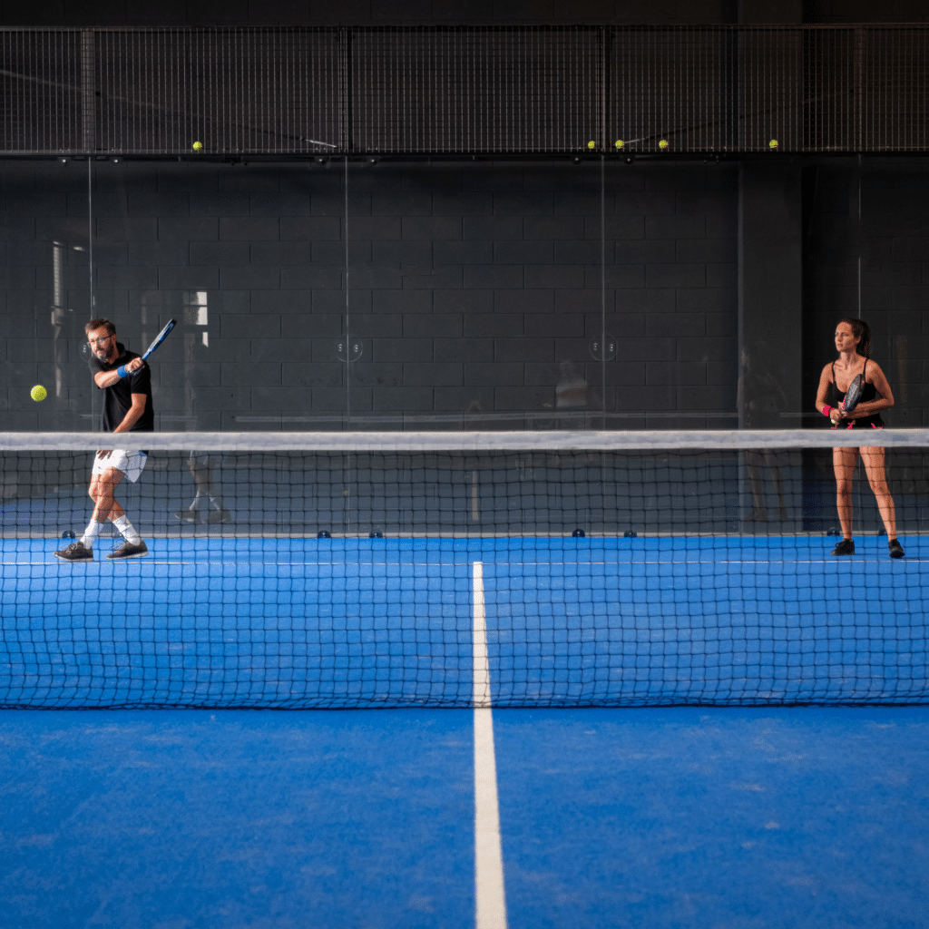 Padelbane med kunstgræs - Kunstgræs Danmark har kunstgræs til padelbaner af alle størrelser